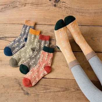 Чорапи, Дамски Есен-зима Памучни чорапи Inns със средна тръба, Японски Реколта Коледни чорапи в минималистичен стил колеж