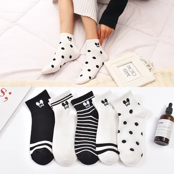 5 чифта Нови чорапи, в черно-бяла ивица, дамски корейската версия прекрасни памучни чорапи със средна дължина, с Мики Маус в полка точки