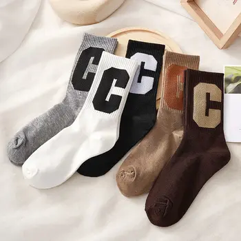 Бели чорапи, Дамски чорапи със средна дължина, с буквата C, Чифт чорапи